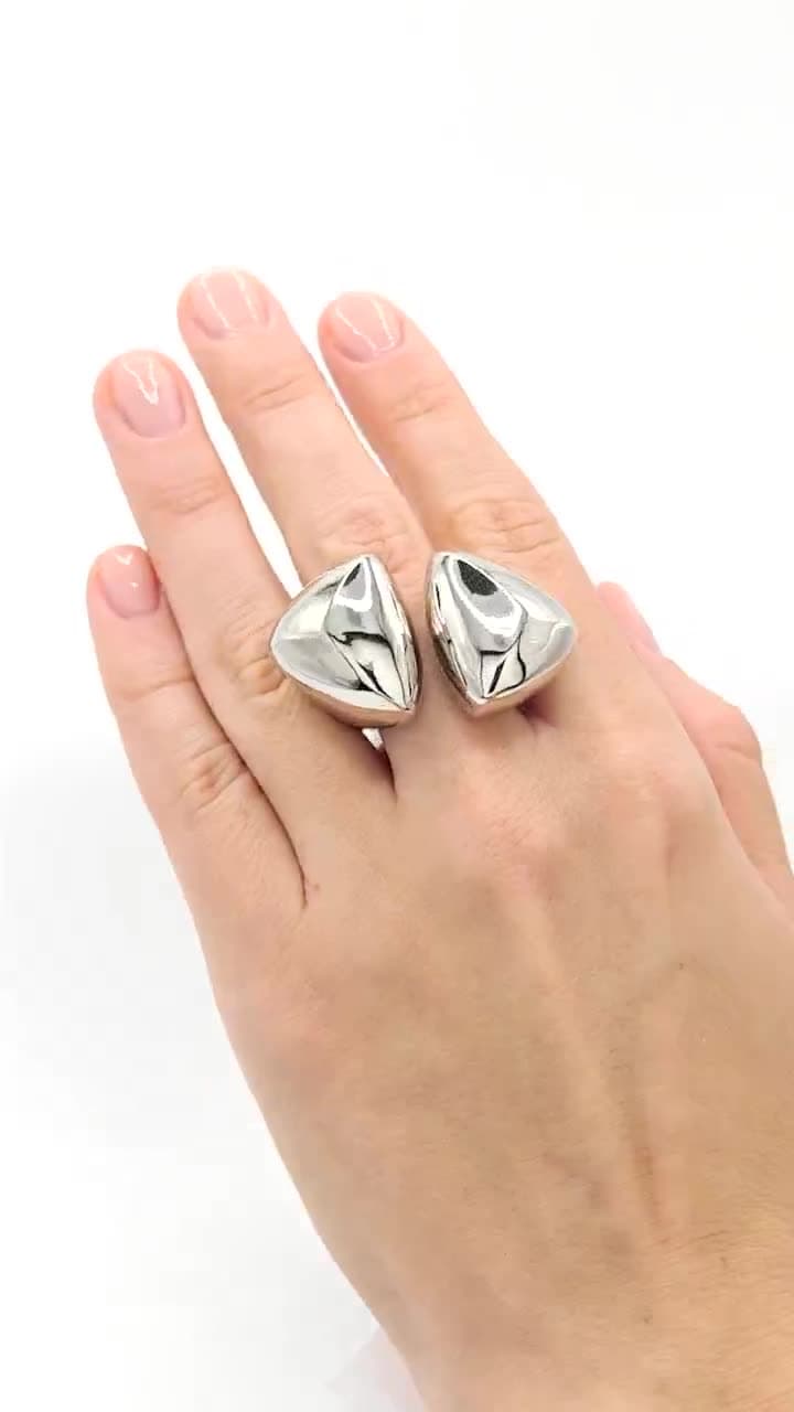 Серебряное кольцо