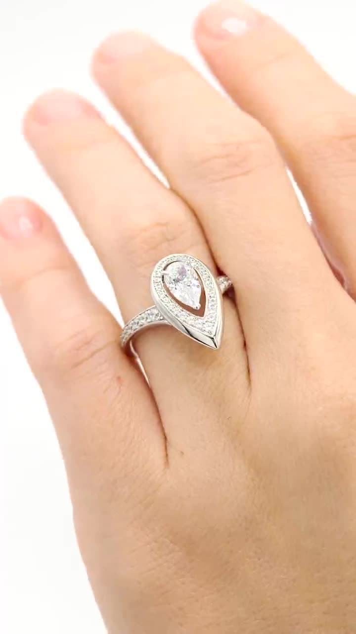 Серебряное кольцо